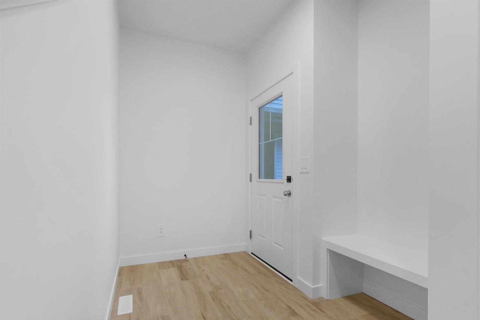 Additional image 8 of 4132 208 Street NW, Edmonton, AB, T6W5S2
