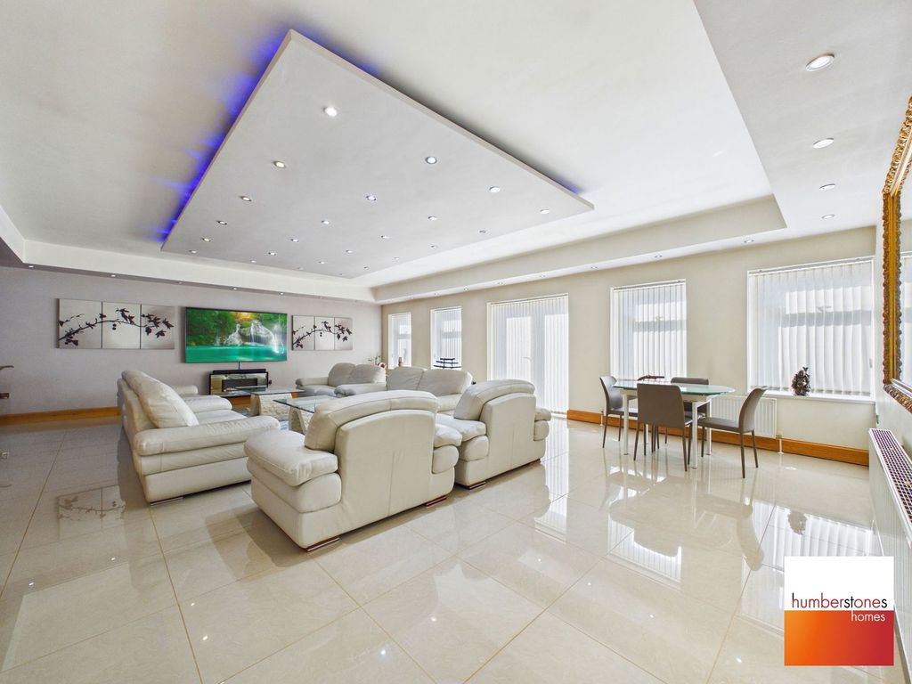 7 bed detached house for saleWolverhampton Road, Oldbury B68 photo 2