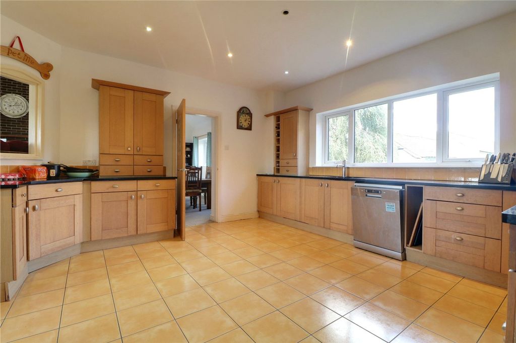 Additional image 5 of 4 bed detached house for saleSouth Street, Barnetby DN38