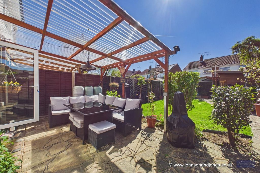 Additional image 14 of 1 bed property for saleCornhill Close, Addlestone KT15