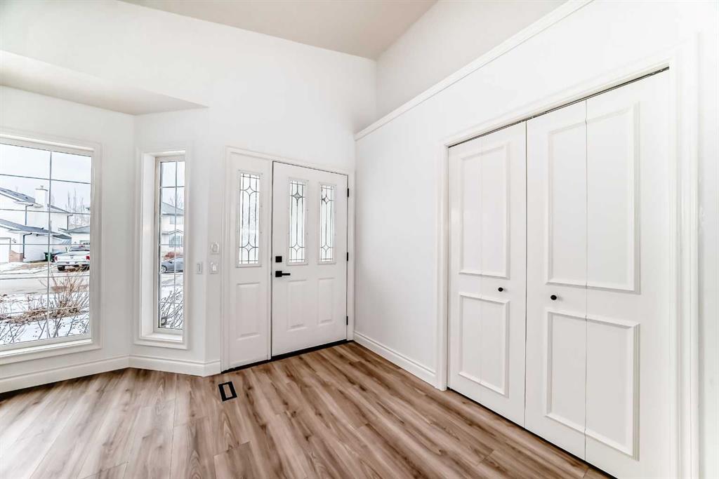 Additional image 3 of 228 Woodside Crescent NW, Airdrie, AB, T4B 2G8