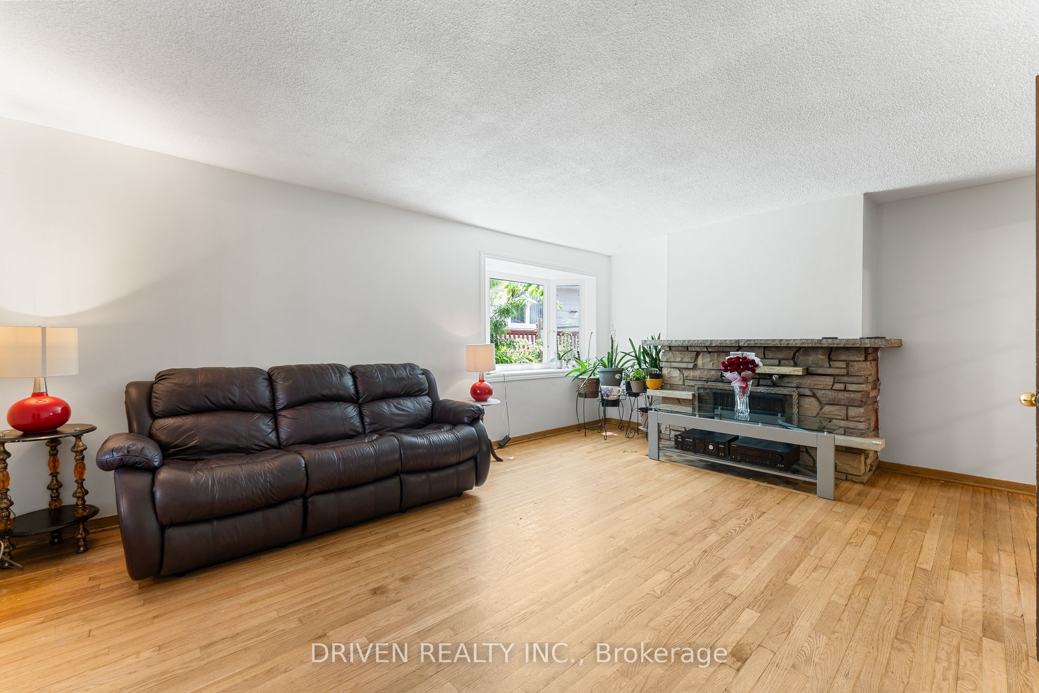 Additional image 4 of 876 Pinecrest Road, Ottawa, ON, K2B 6B2