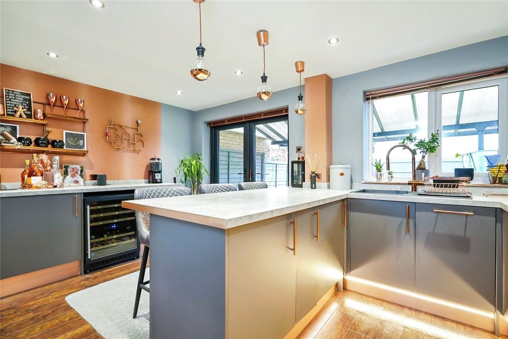 Additional image 5 of 3 bed semi-detached house for saleChichester Close, Bicester, Oxfordshire OX26