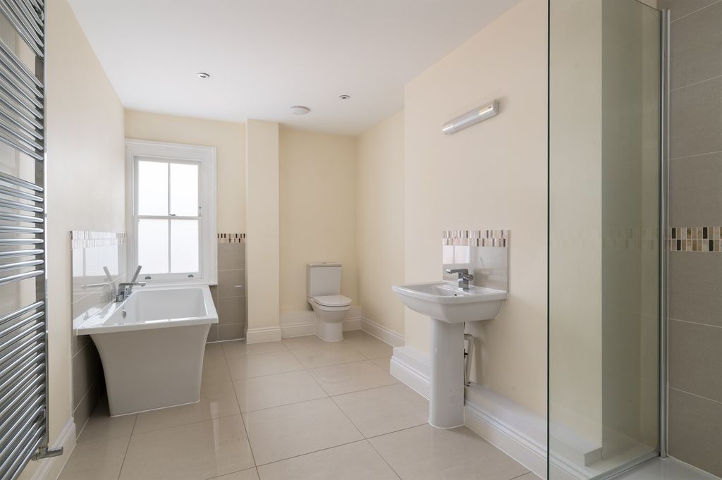 Additional image 18 of 6 bed town house for saleLansdowne Road, Bedford MK40