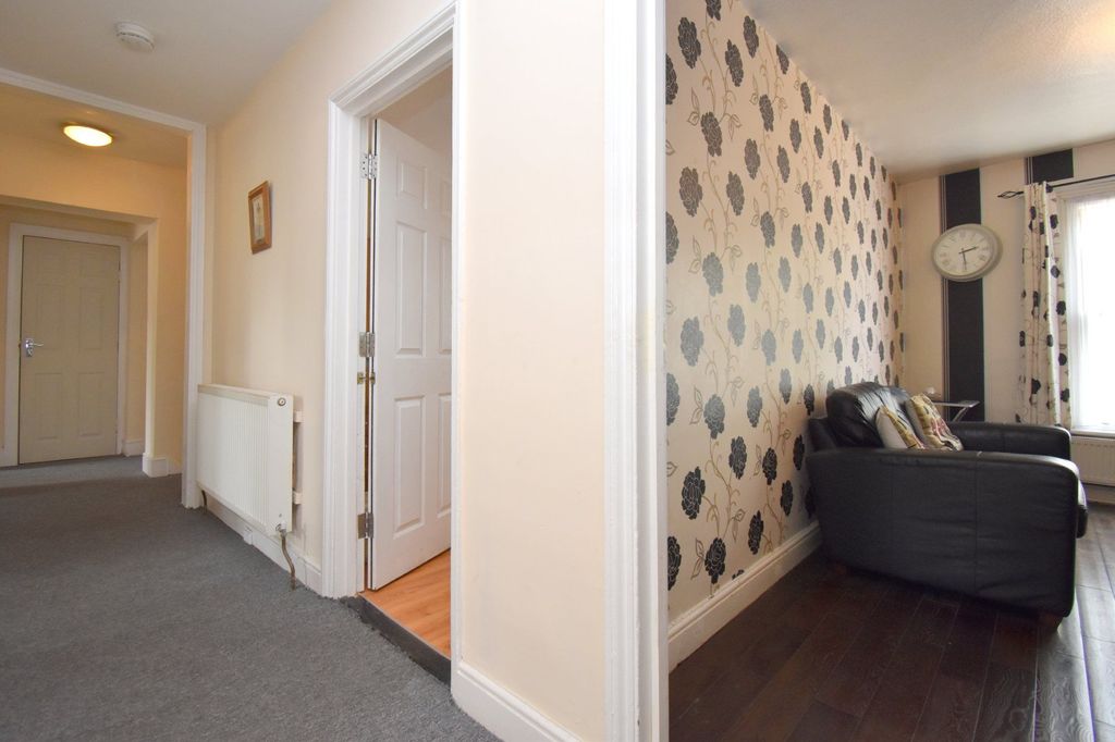 Additional image 7 of 4 bed flat for saleMarket Square, Biggleswade SG18