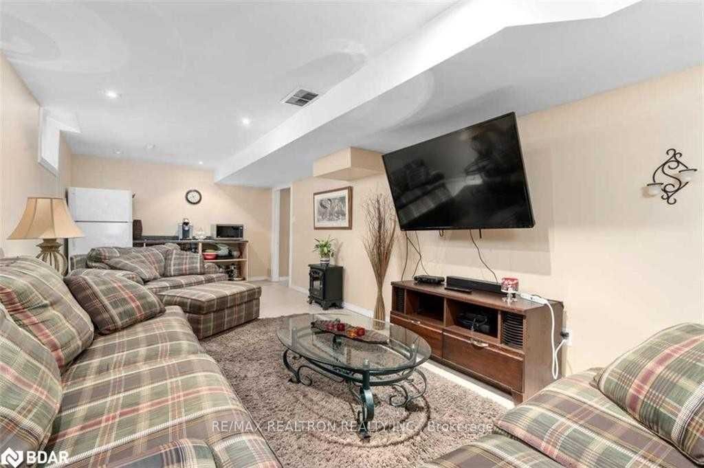 Additional image 3 of Bsmt-30 Reynolds Lane, Barrie, ON, L4N 0P9