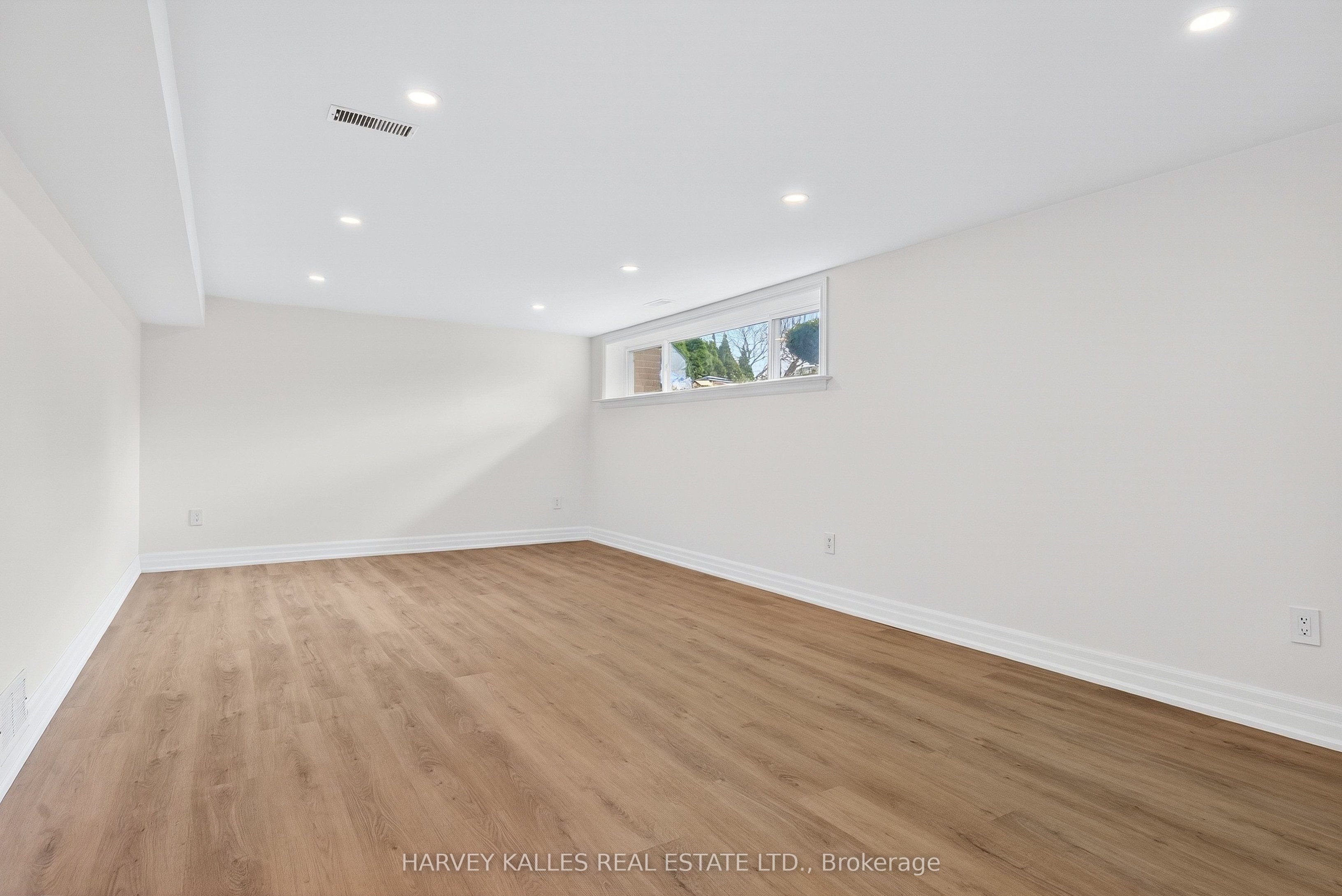 Additional image 4 of Basement-67 Robinglade Drive, Toronto, ON, M9B 2R2