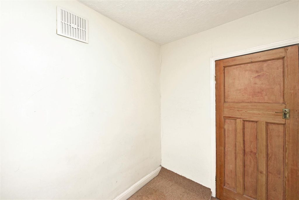 Additional image 17 of 3 bed semi-detached house for saleLynwood Crescent, Leeds LS12