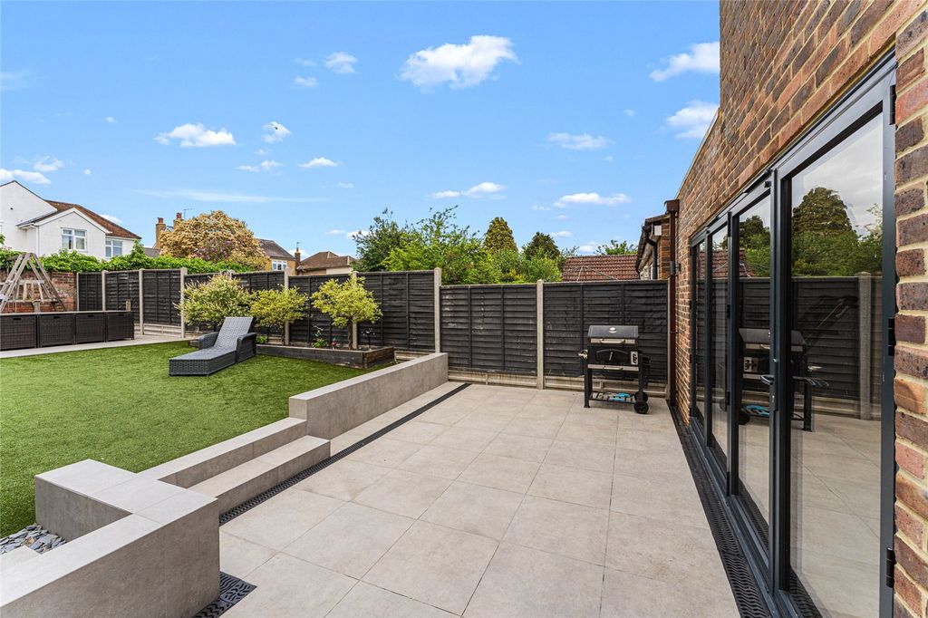 Additional image 15 of 4 bed semi-detached house for saleFollett Drive, Abbots Langley, Hertfordshire WD5