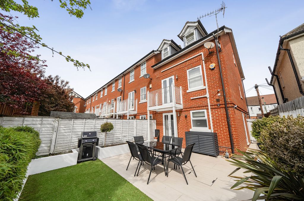 3 bed end terrace house for saleLytchet Road, Bromley BR1