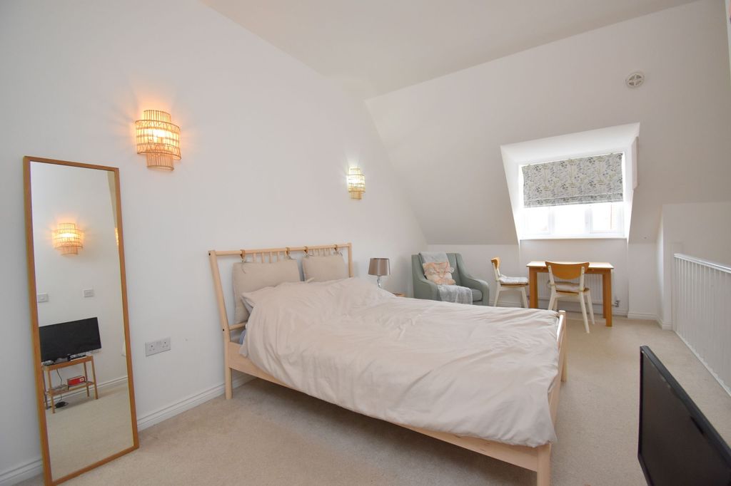 Additional image 12 of 3 bed semi-detached house for saleTate Drive, Biggleswade SG18
