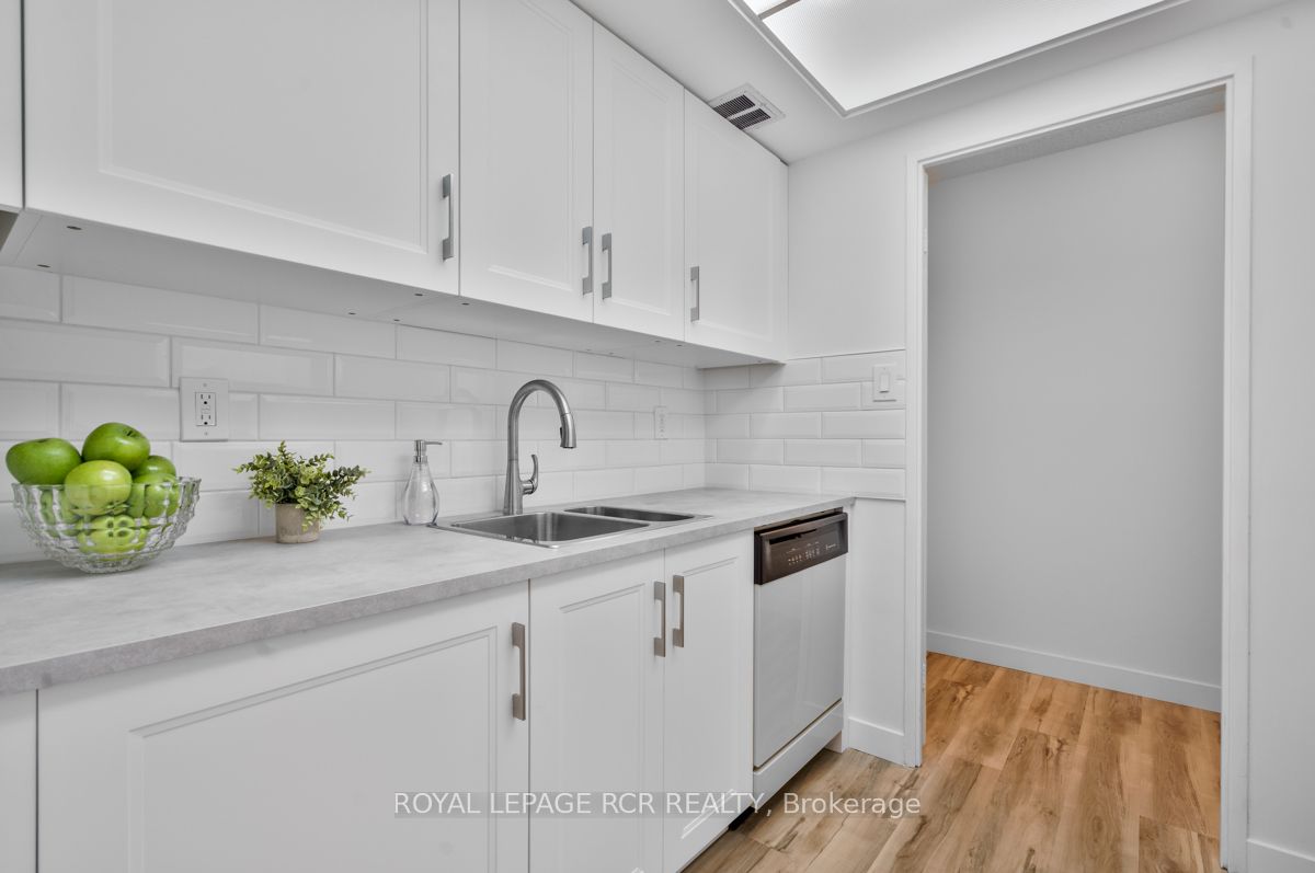 Additional image 5 of 205-1535 Lakeshore Road E, Mississauga, ON, L5E 3E2