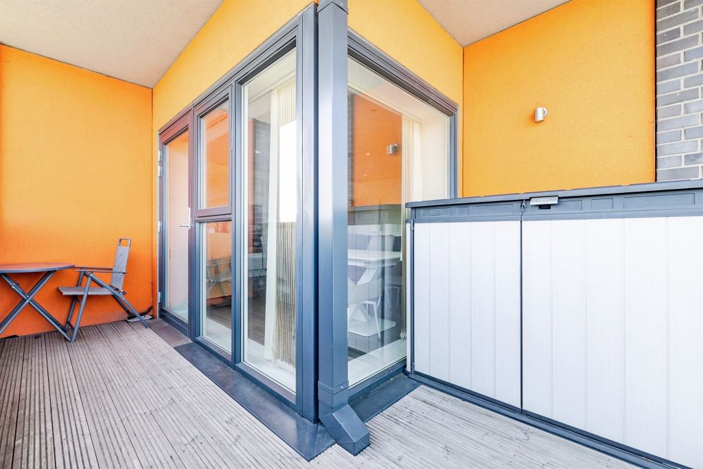 Additional image 12 of 2 bed flat for saleFairfield Avenue, Watford WD19