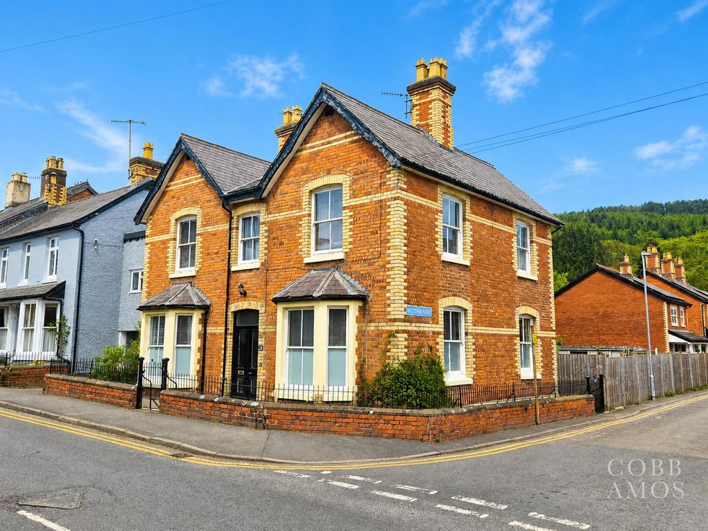 5 bed link detached house for saleWest Street, Knighton LD7