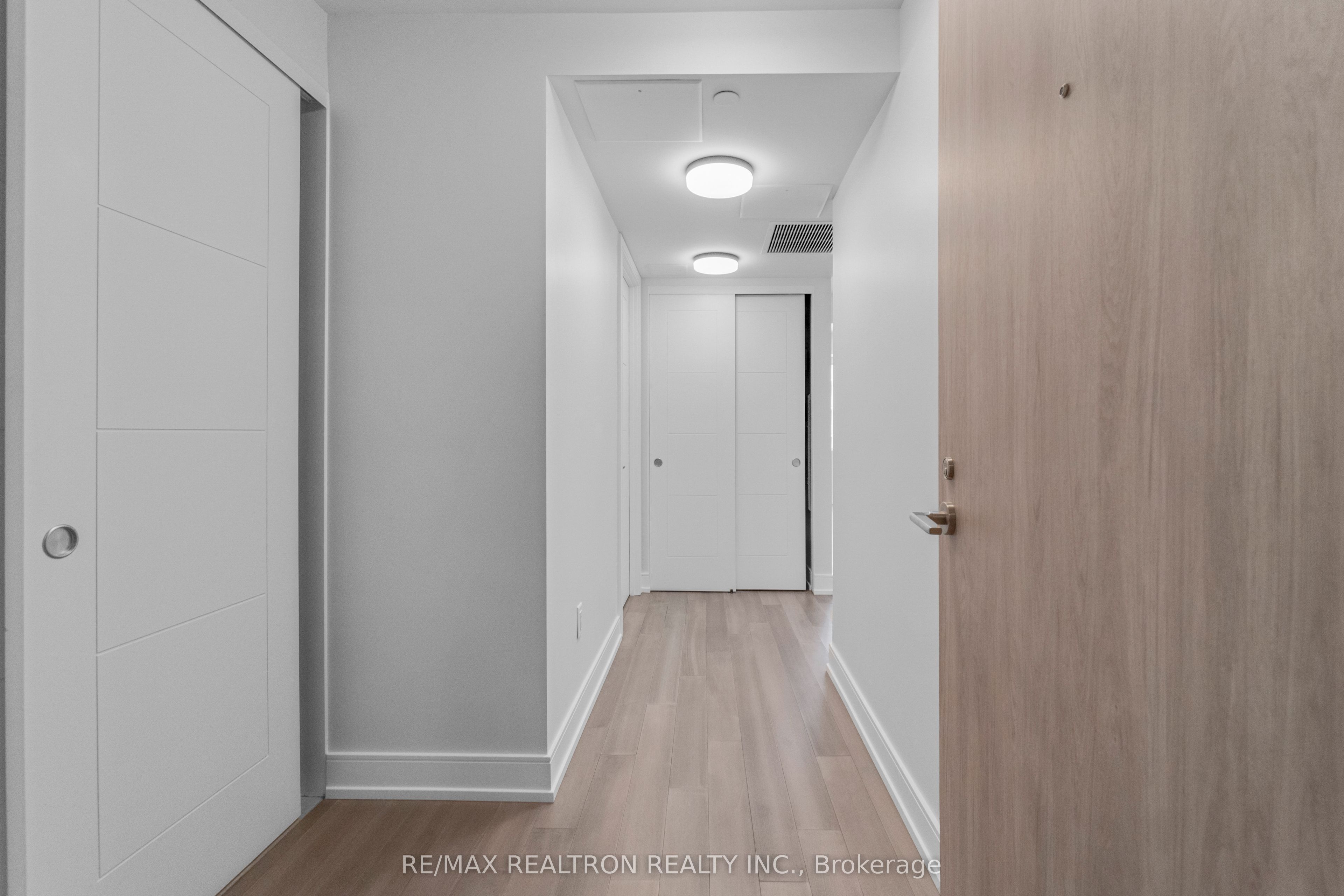 Additional image 3 of 205-664 Spadina Avenue, Toronto, ON, M5S 2H7
