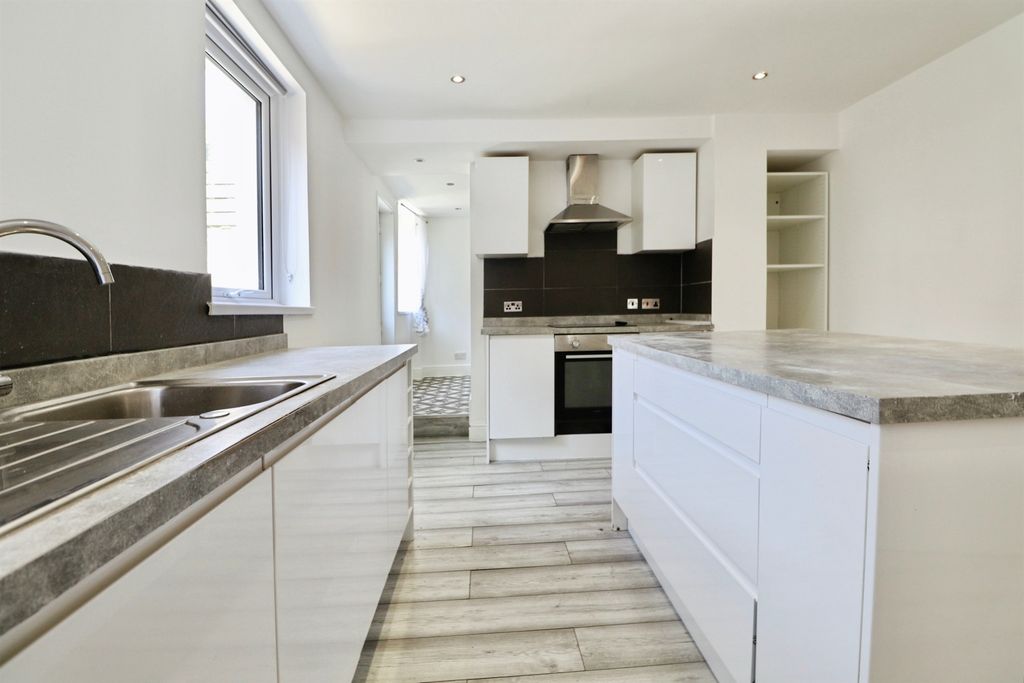 Additional image 5 of 5 bed semi-detached house for salePorthkerry Road, Barry CF62