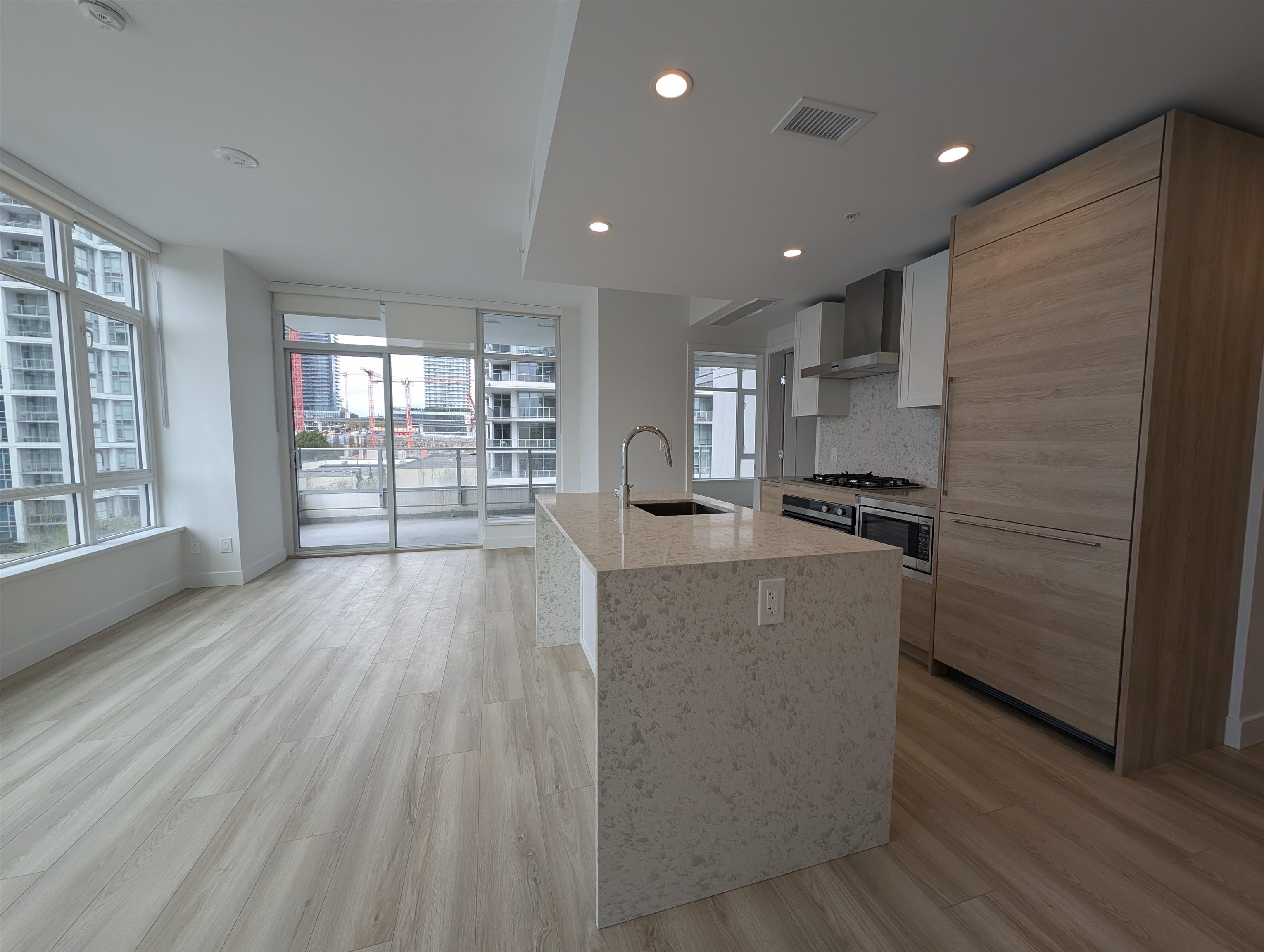 Additional image 4 of 801-2381 Beta Avenue, Burnaby, BC, V5C 5N1