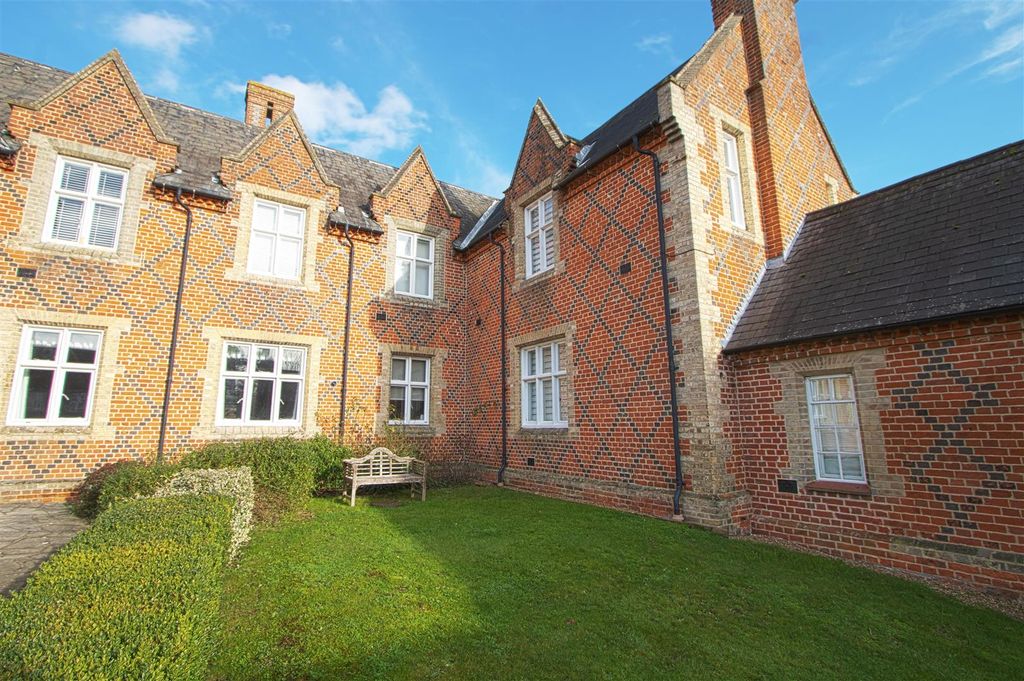 Additional image 3 of 2 bed flat for saleGrey Lady Place, Billericay CM11
