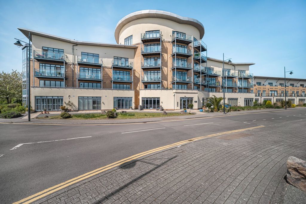 Additional image 4 of 1 bed flat for saleWindsor Esplanade, Cardiff CF10