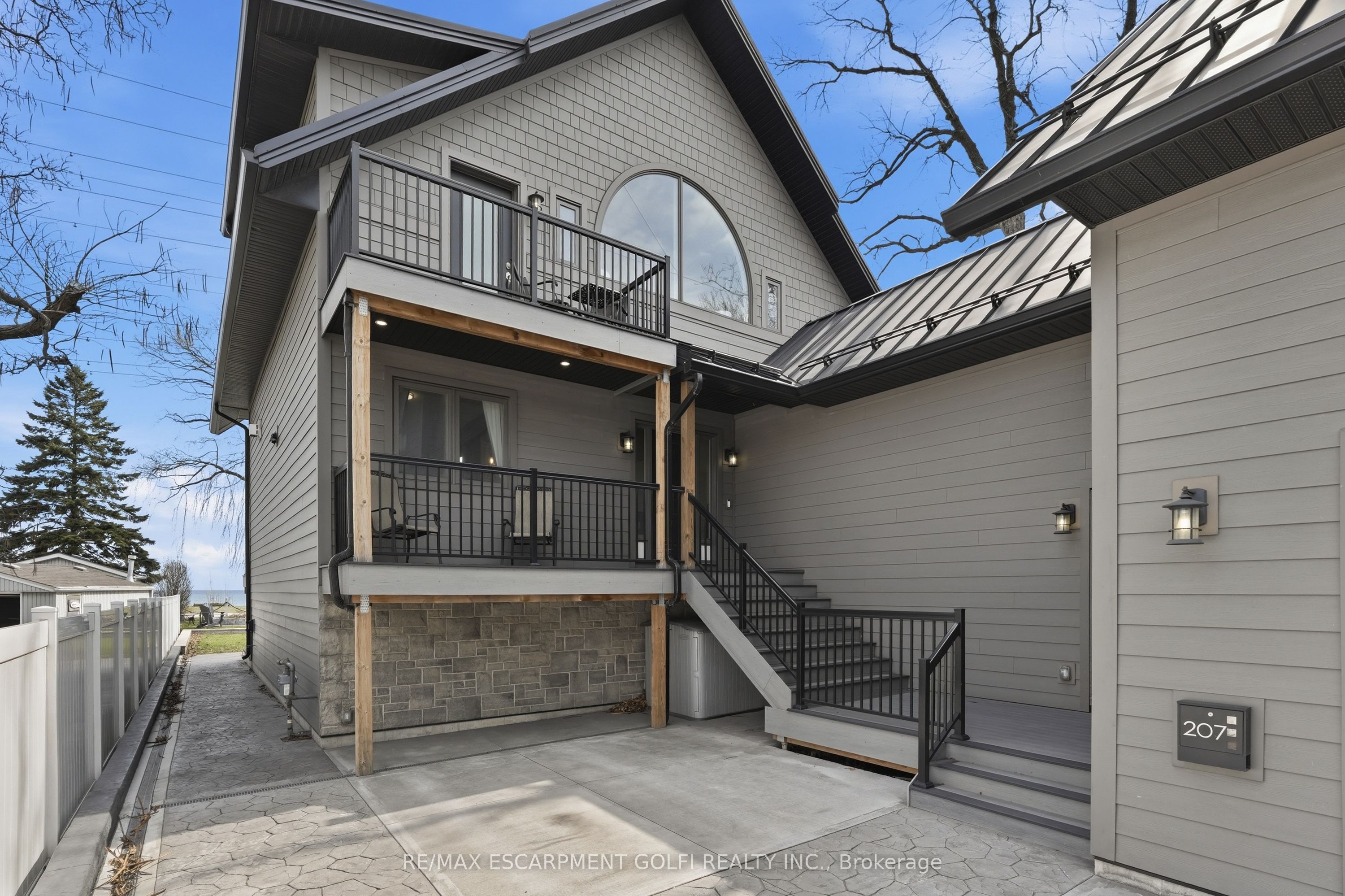 207 Beach Boulevard, Hamilton, ON, L8H 6V8 photo 5