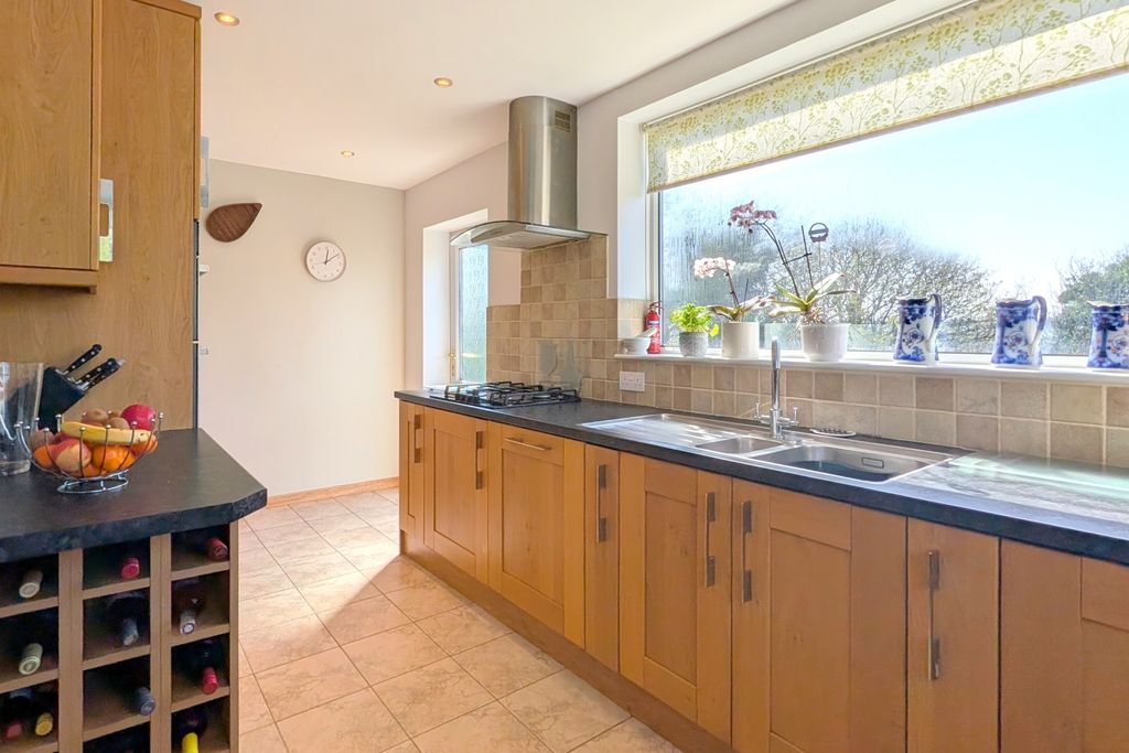 Additional image 8 of 3 bed detached house for saleWoodhead Lane, Brighouse, West Yorkshire HD6