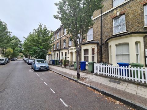 Larcom Street, London SE17