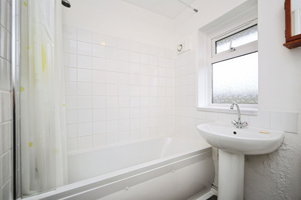 Additional image 11 of 2 bed maisonette for saleWest Green Drive, Stratford-Upon-Avon CV37