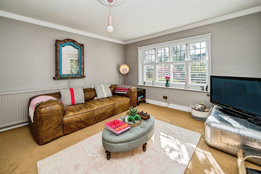 Additional image 10 of 7 bed detached house for saleKings Road, Berkhamsted HP4