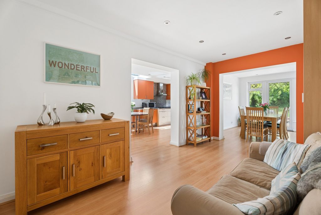 Additional image 6 of 5 bed detached house for saleStanley Hill Avenue, Amersham HP7