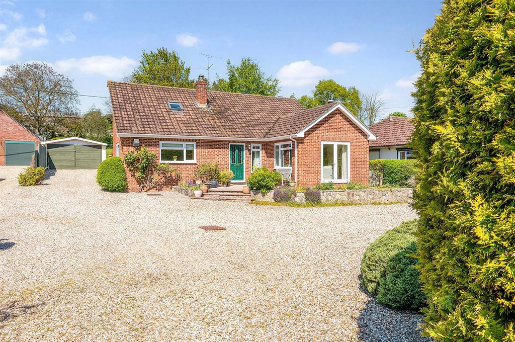 Additional image 21 of 4 bed chalet for saleCattle Lane, Abbotts Ann, Andover SP11