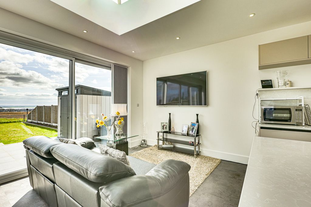 Additional image 12 of 4 bed detached house for saleCastle Road, Benfleet SS7