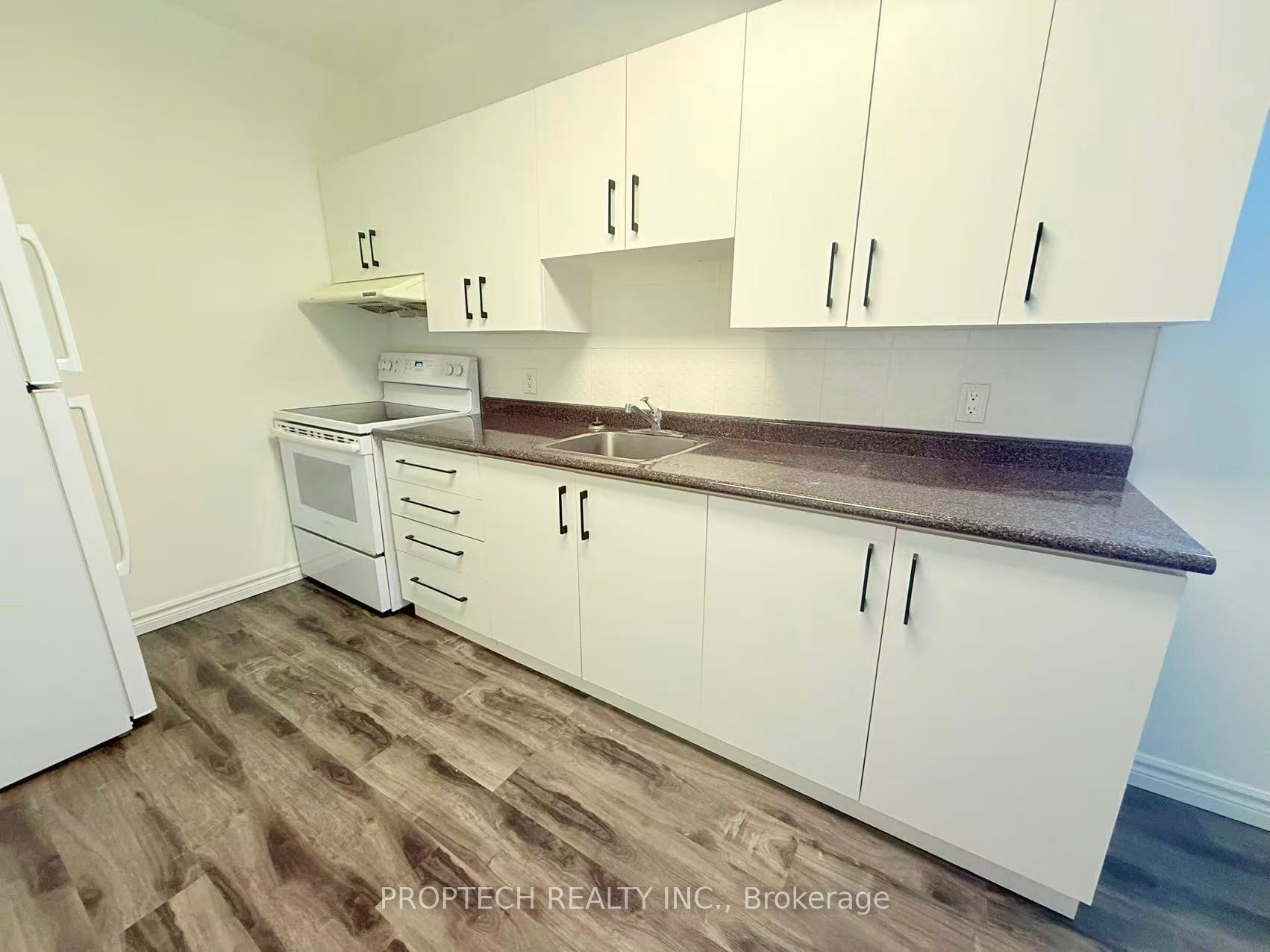 Additional image 3 of 2-373 Broadview Avenue, Toronto, ON, M4K 2M7