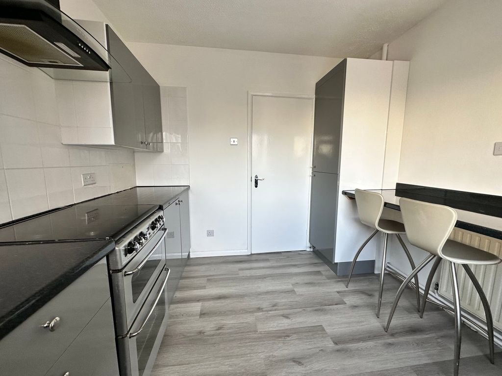 Additional image 2 of 2 bed flat for salePark Avenue, Bexhill TN39