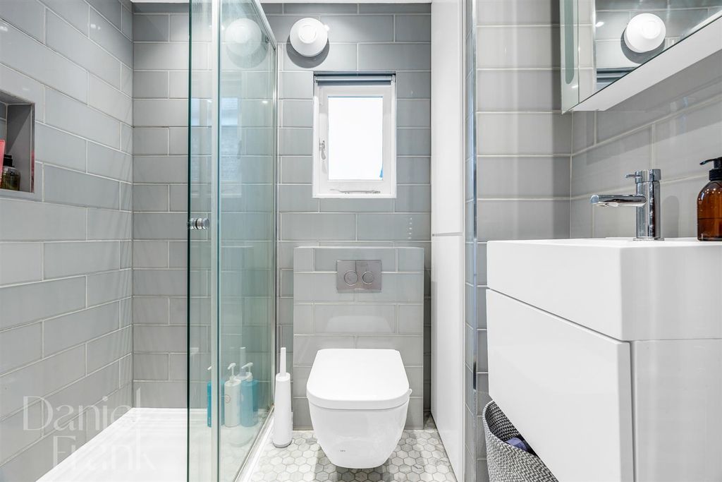 Additional image 19 of 4 bed semi-detached house for saleQueens Road, Buckhurst Hill IG9