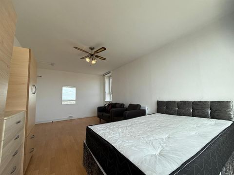 Dorney Tower, Adelaide Road, Belsize Park NW3, Room to rent