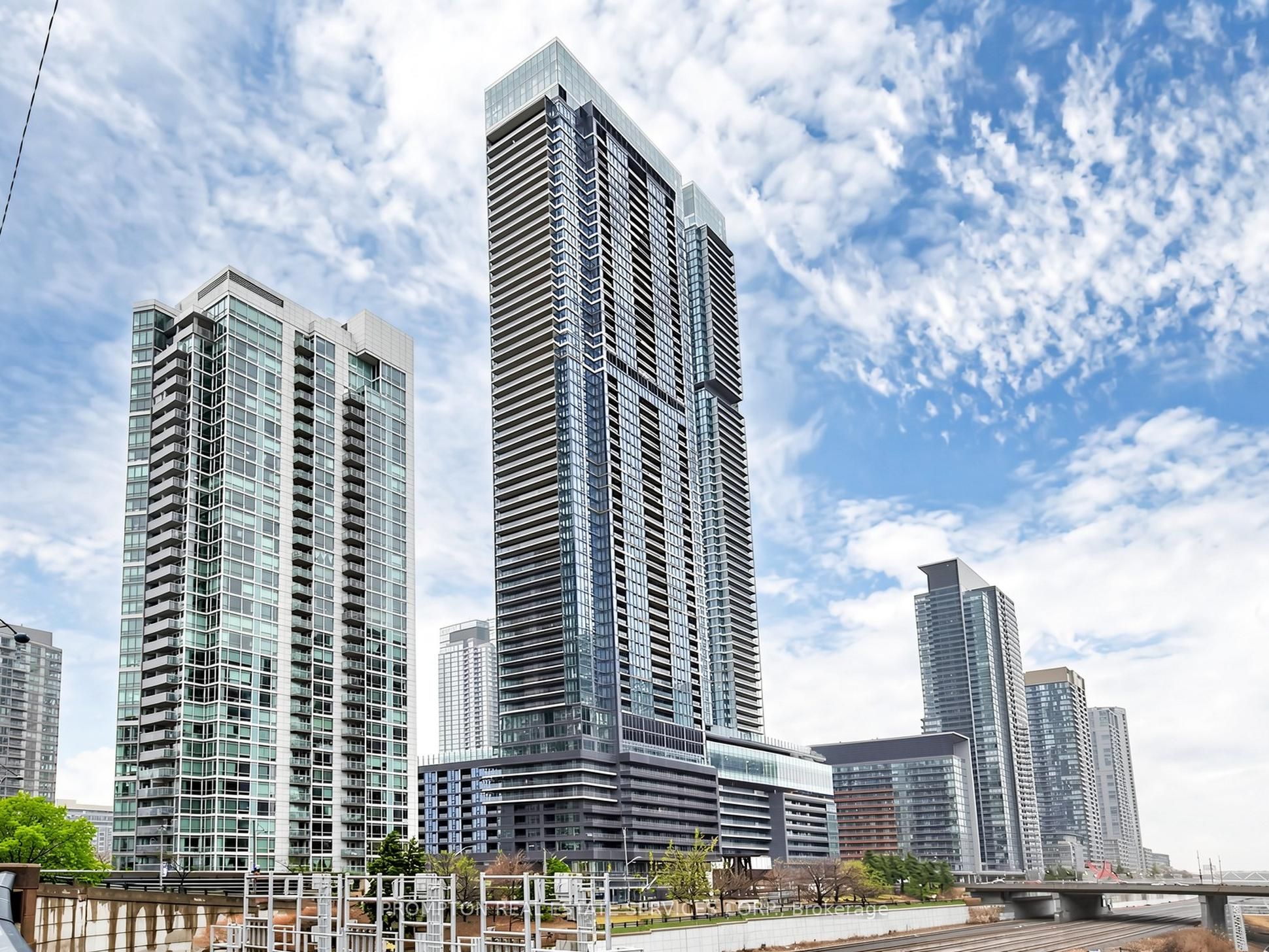 7203-3 Concord Cityplace Way, Toronto, ON, M5V 0X4