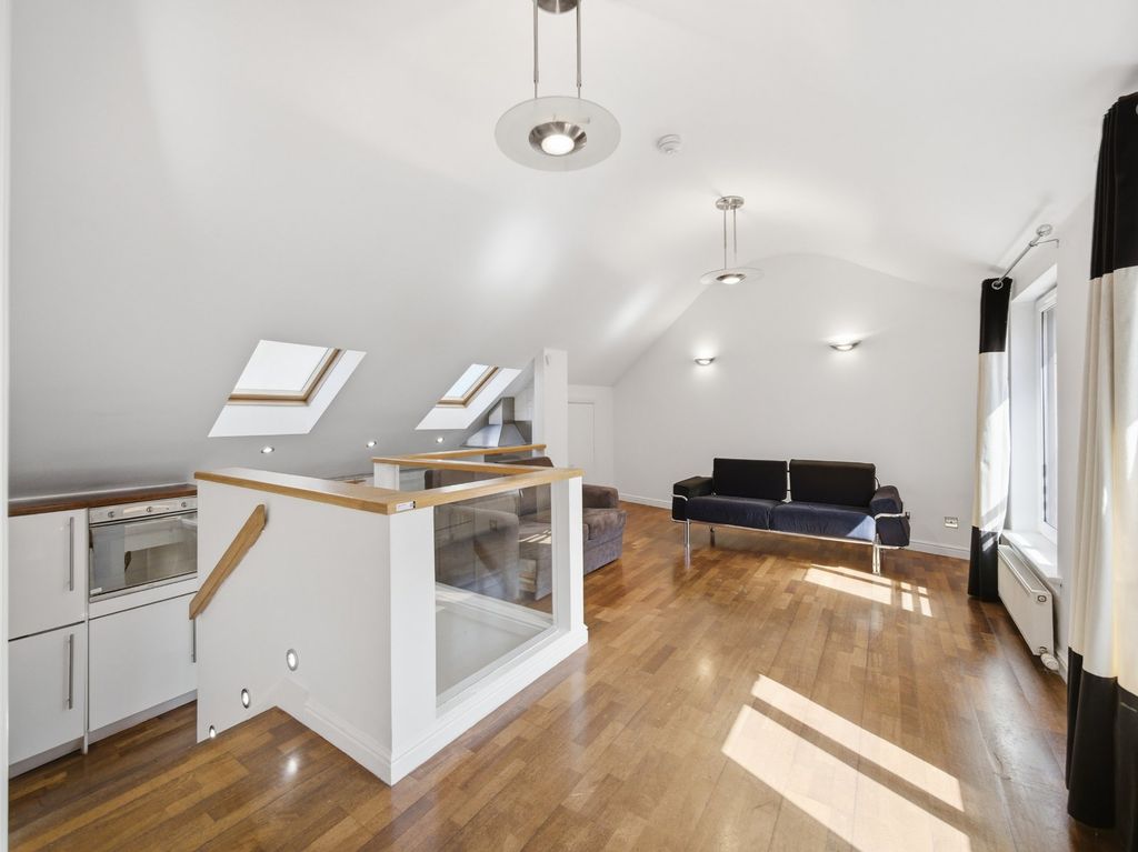 Additional image 3 of 2 bed detached house for sale20 Broughton Place Lane, Edinburgh EH1
