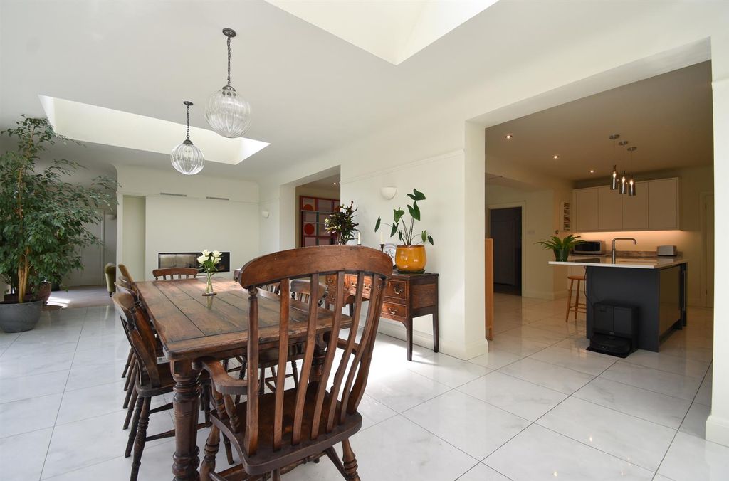 Additional image 4 of 6 bed detached house for saleSutherland Avenue, Bexhill-On-Sea TN39