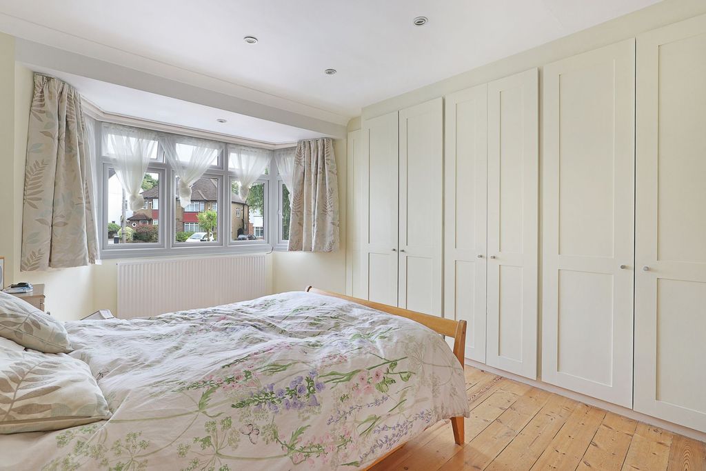 Additional image 15 of 4 bed semi-detached house for saleDevon Close, Buckhurst Hill IG9