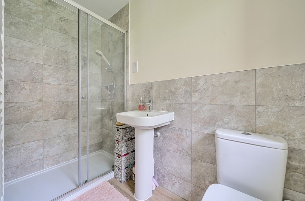 Additional image 11 of 5 bed detached house for saleWalton Close, Alton, Hampshire GU34