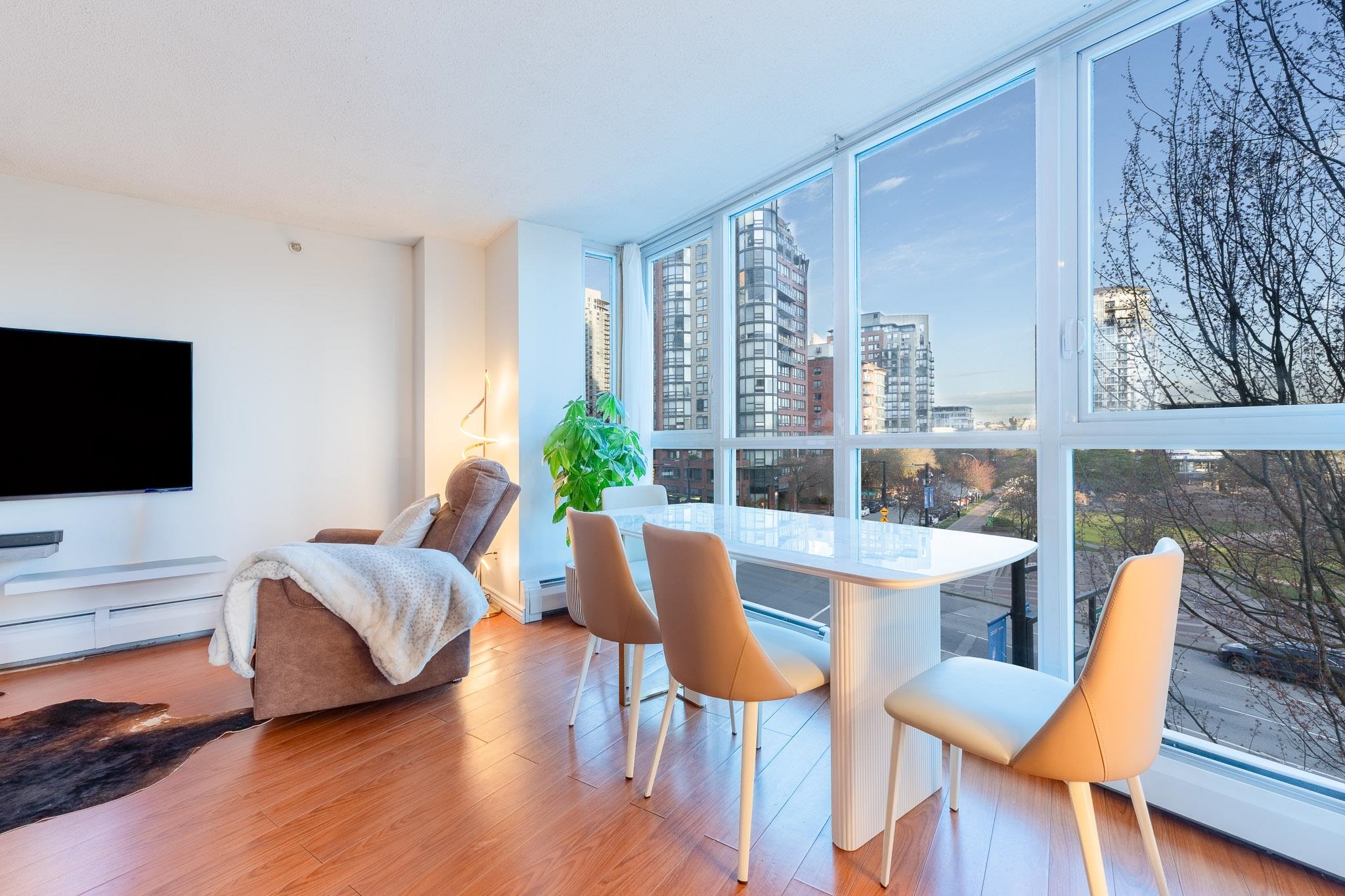 Additional image 3 of 505-388 Drake Street, Vancouver, BC, V6B 6A8