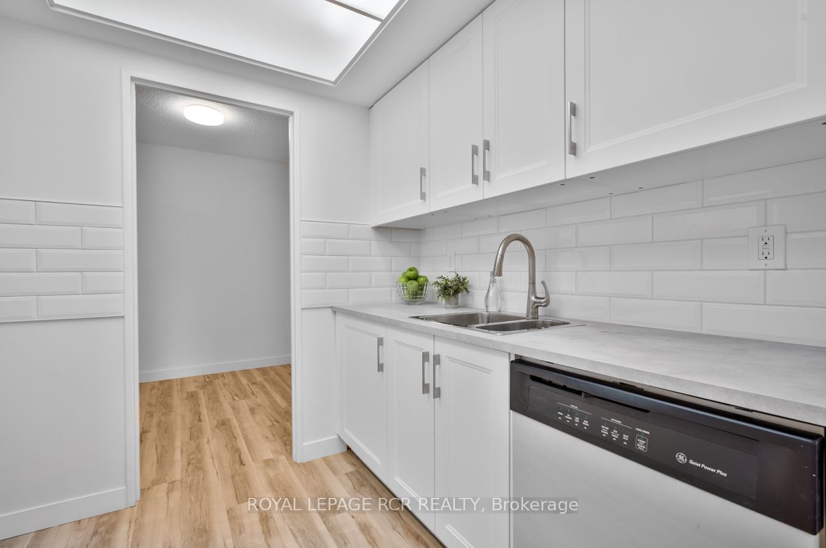 Additional image 6 of 205-1535 Lakeshore Road E, Mississauga, ON, L5E 3E2