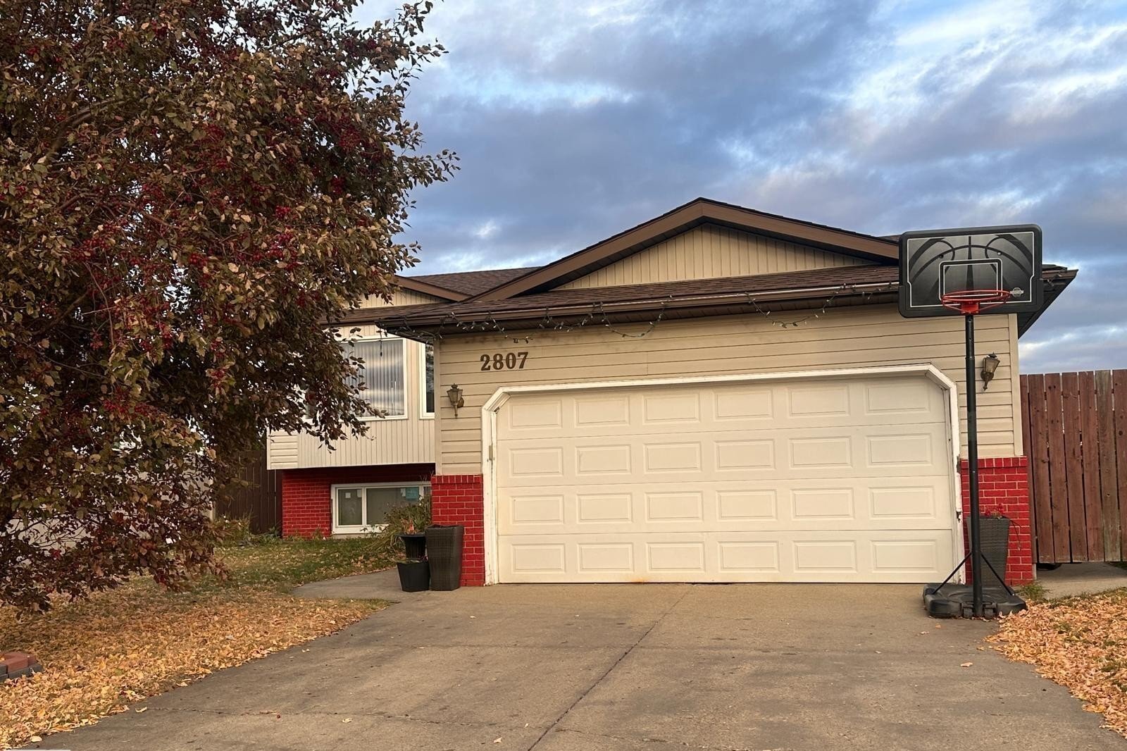 Additional image 8 of 2807 35 Street NW, Edmonton, AB, T6L5K2