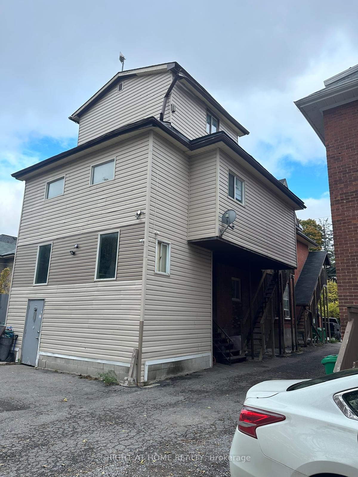 Additional image 2 of 541 Aylmer Street N, Peterborough, ON, K9H 3W6