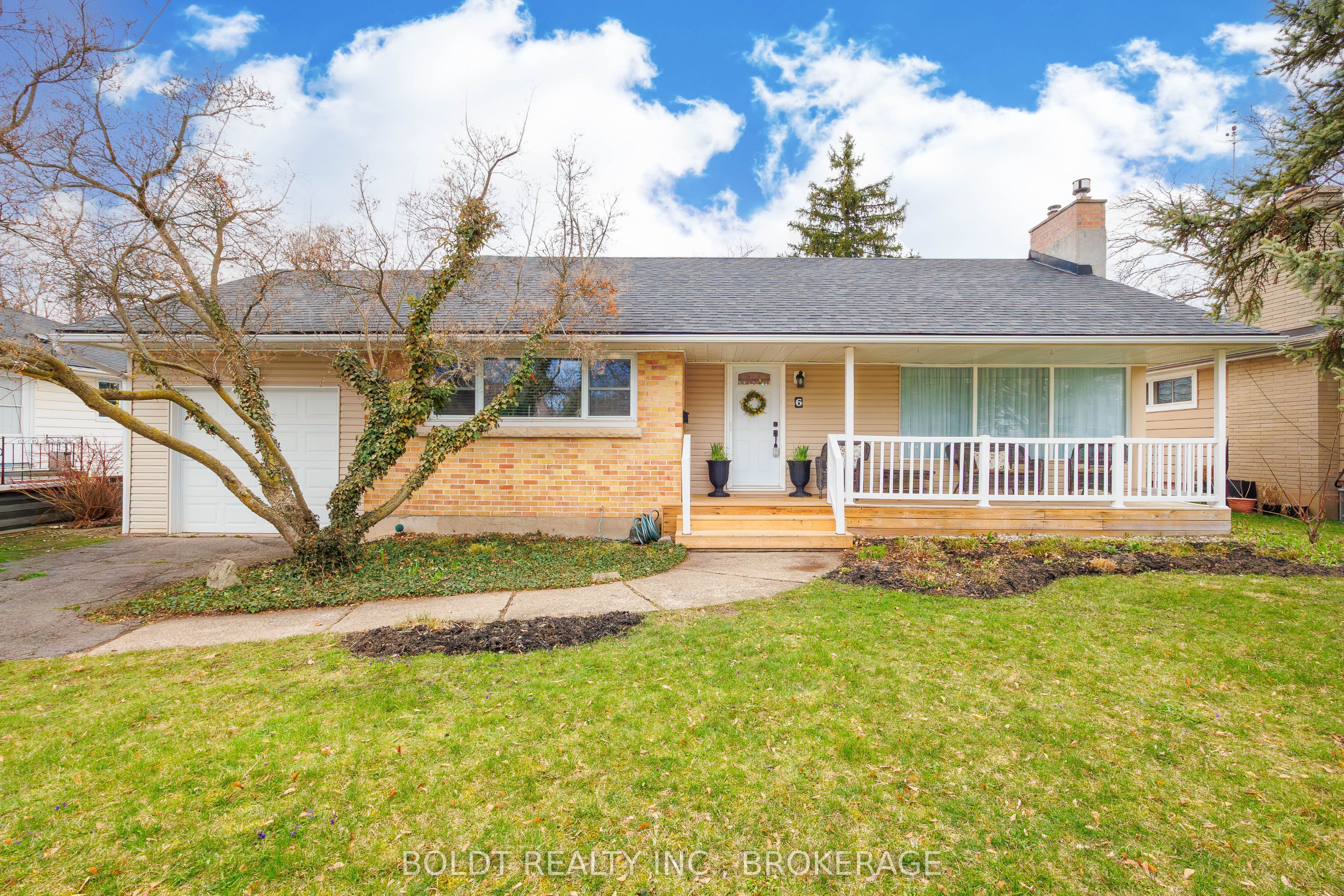 6 Mountainview Drive, St. Catharines, ON, L2T 3H4