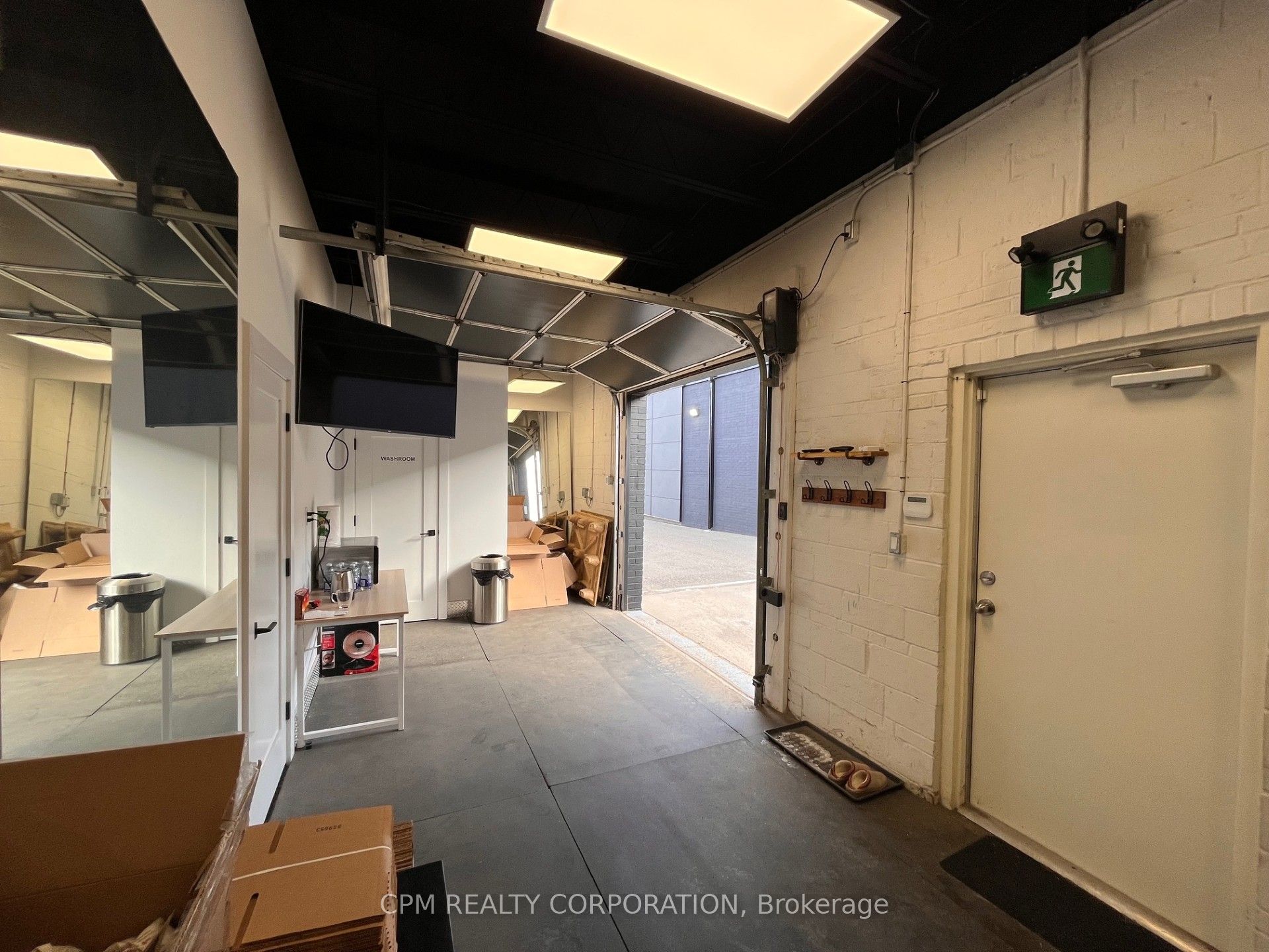 Additional image 3 of C-37 Chauncey Avenue, Toronto, ON, M8Z 2Z2