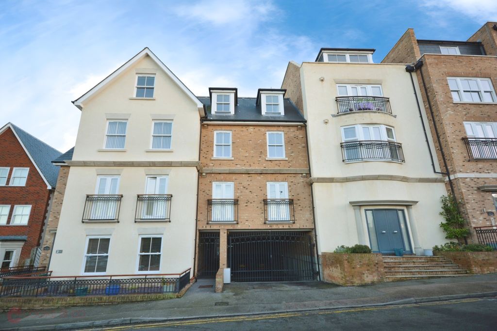 2 bed flat for saleVere Road, Broadstairs, Kent CT10