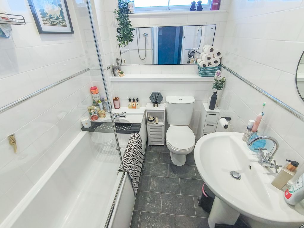 Additional image 7 of 2 bed flat for saleLyndhurst Road, North Seaton NE63