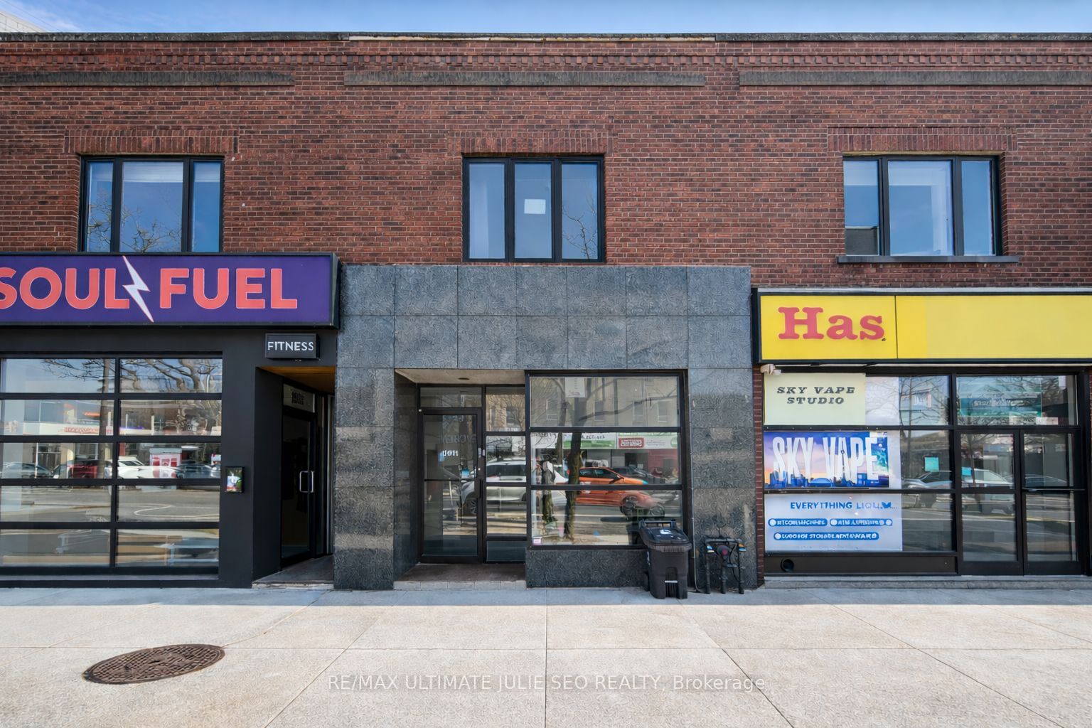 1611 Bloor Street W, Toronto, ON, M6P 1A6