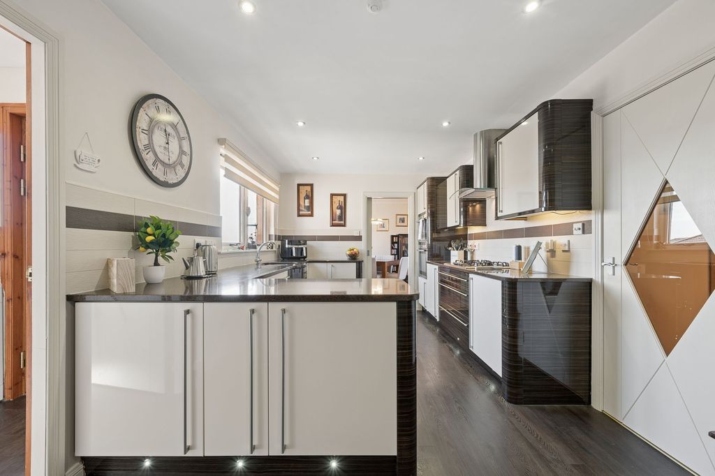 Additional image 10 of 4 bed detached house for saleHawthorn Bank, Seafield EH47